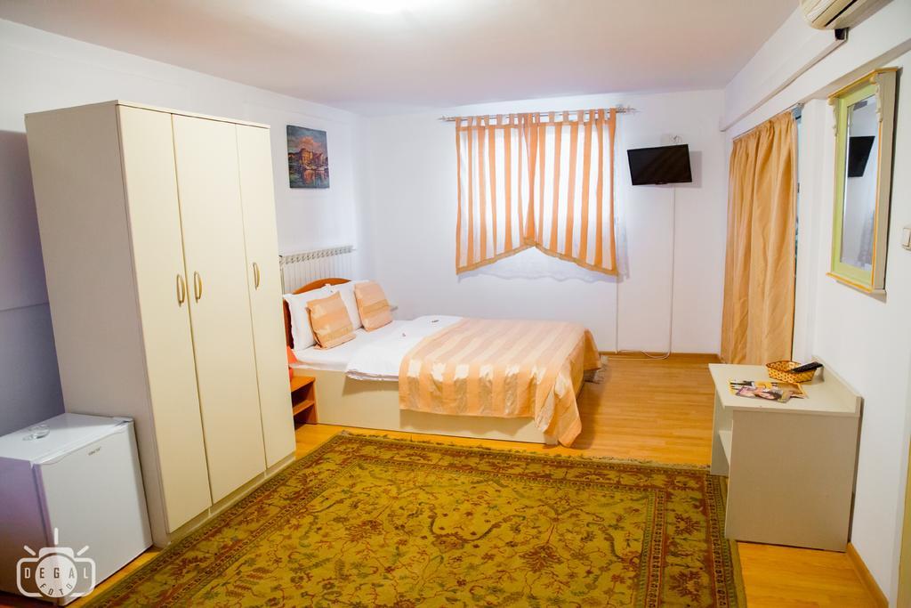 Villa Tamara Bucharest Room photo